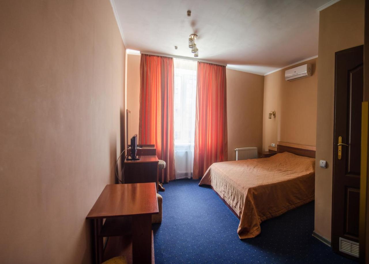 Galant Hotel Boryspil Exterior photo